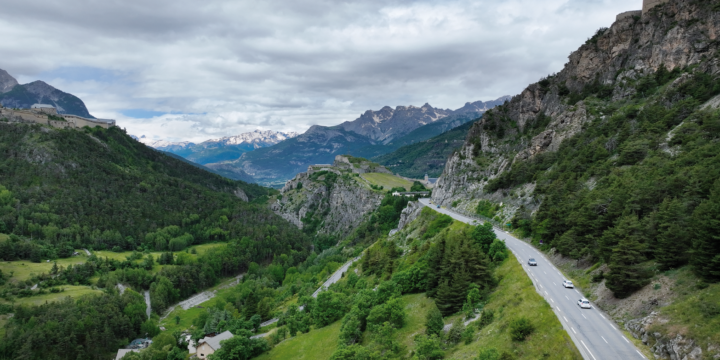 Briancon – aus Sicht des Alpenpasses Col du Montgenèvre (1854 M)